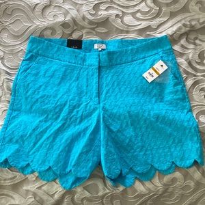 Crown and Ivy scallop hem shorts!
